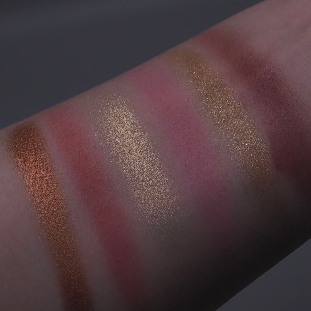 ちゃんろみ on LIPS 「\今年もやってきたMEGA母艦!/今年はカラフルポップだね😚ー..」(9枚目)