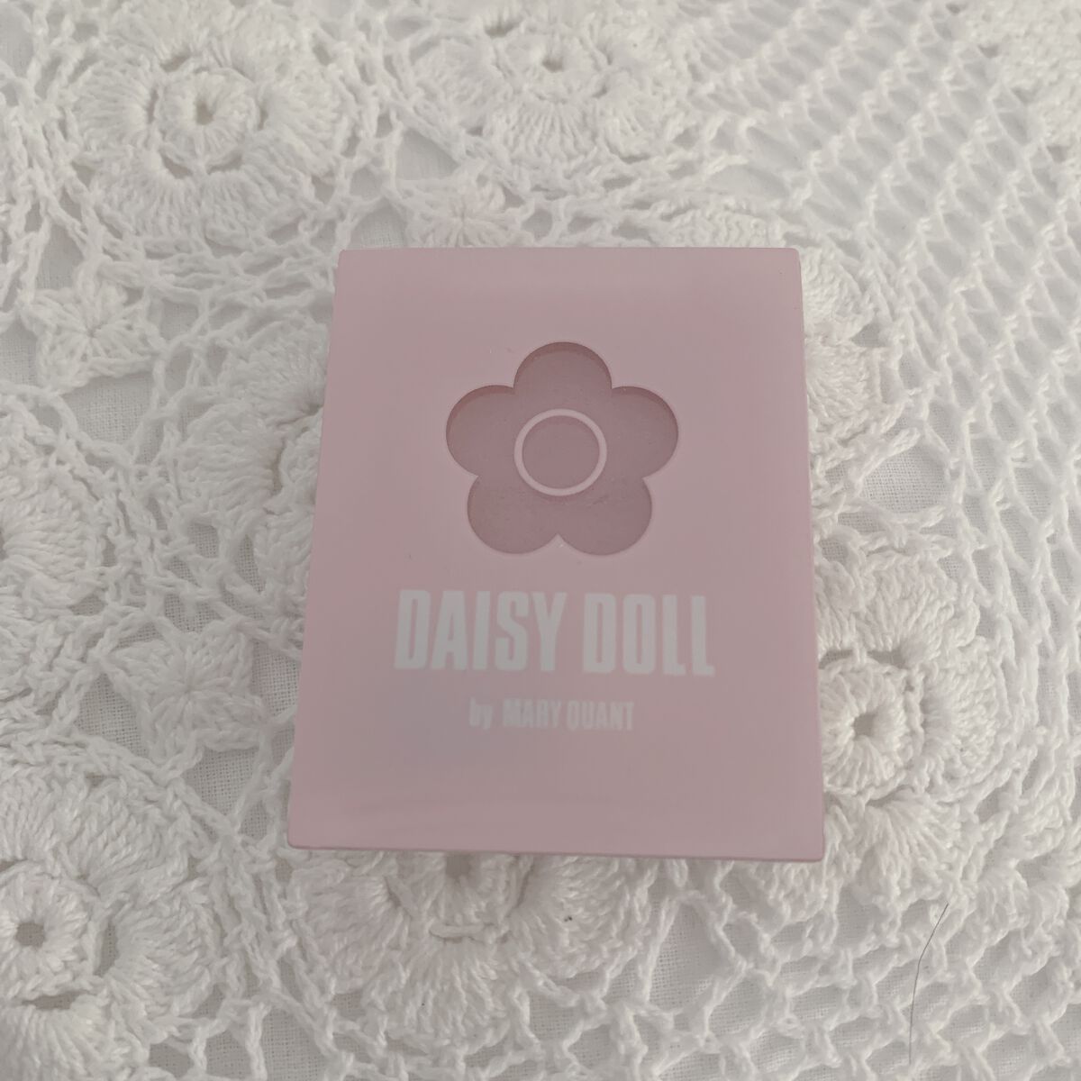 パウダーブラッシュ/DAISY DOLL by MARY QUANT/パウダーチークを使ったクチコミ（2枚目）