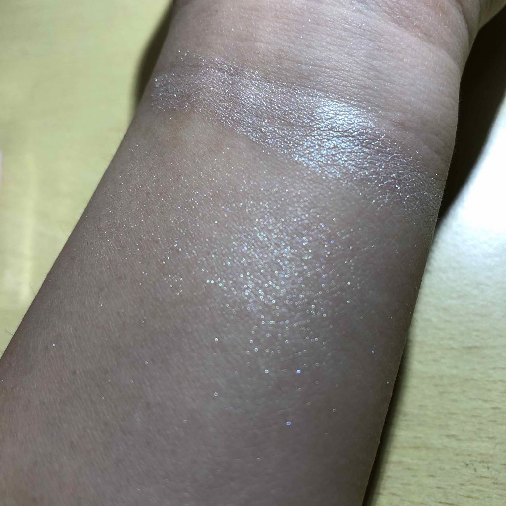 ダイヤモンドライト ハイライター ブラシ/Too Faced/メイクブラシを使ったクチコミ(3枚目)