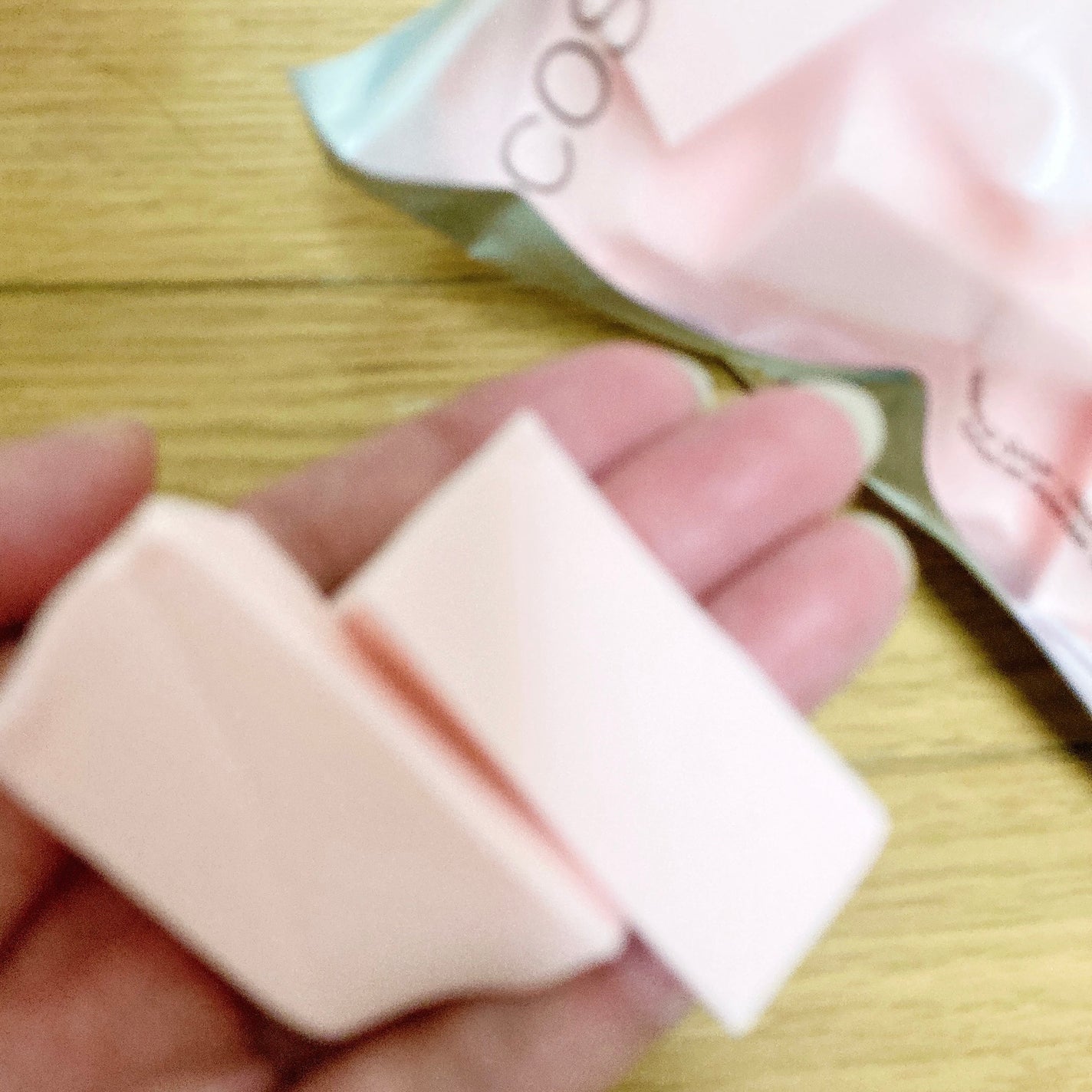 メイクアップスポンジ(バリューパック ウェッジ型 30個)/DAISO/パフ・スポンジを使ったクチコミ(2枚目)