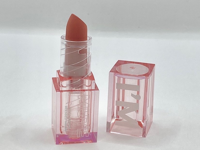 アイムミュートリップスティック/BLESSED MOON/口紅を使ったクチコミ（3枚目）