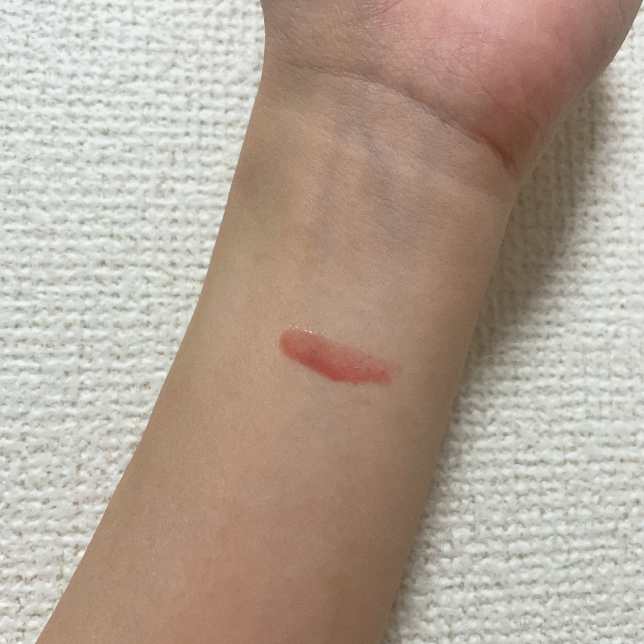 リップコンフォートオイル 03 チェリー/CLARINS/リップグロスを使ったクチコミ（3枚目）