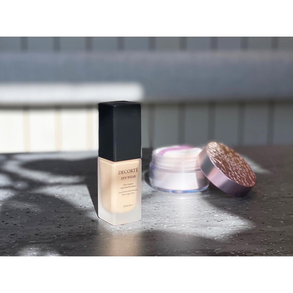 4/16発売⚐
コスメデコルテ新作リキッドファンデーション
#ゼンウェアフルイド
30ml  6,600円（税込）
SPF25・PA++

スルスルと伸びが良く、薄く均一に色ムラなくつけることができます。
ぴたっとお肌へ密着しセミマットな仕