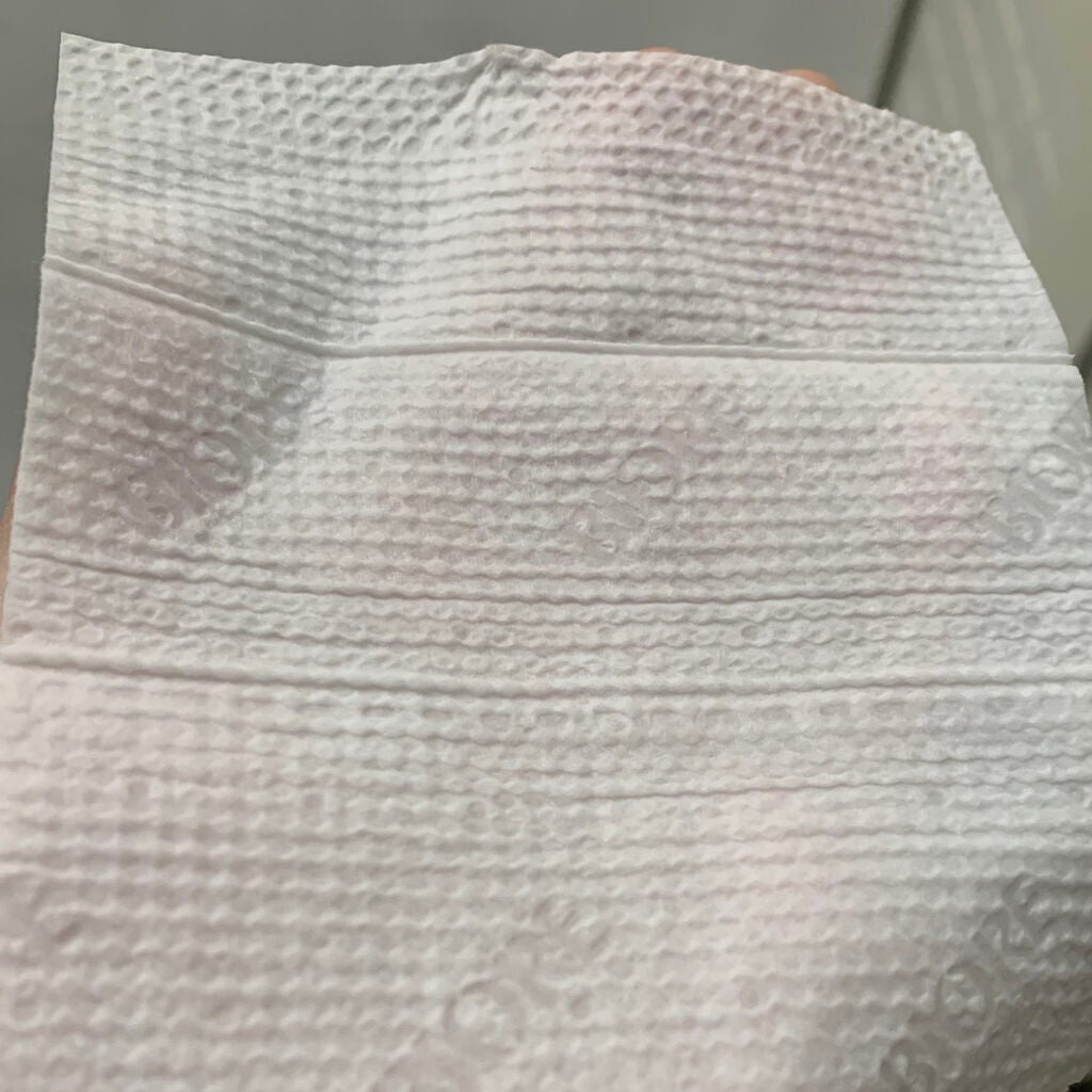 さらさらパウダーシート さわやかせっけんの香り/ビオレ/ボディシートを使ったクチコミ(3枚目)