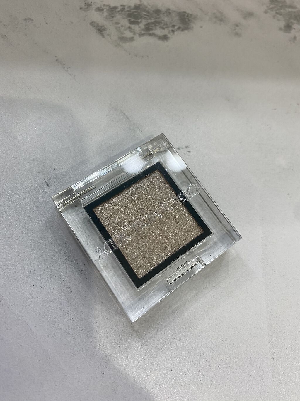 アディクション ザ アイシャドウ パール 004P Private Beach/ADDICTION/単色アイシャドウを使ったクチコミ（1枚目）