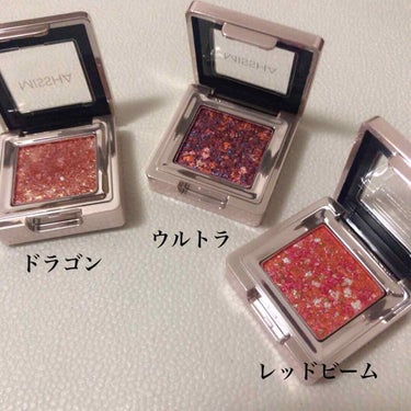 MISSHA グリッタープリズム シャドウのクチコミ「MISSHA Glitter  Prism

スウォッチ上から、ドラゴン→ウルトラ→レッドビー.....」（2枚目）