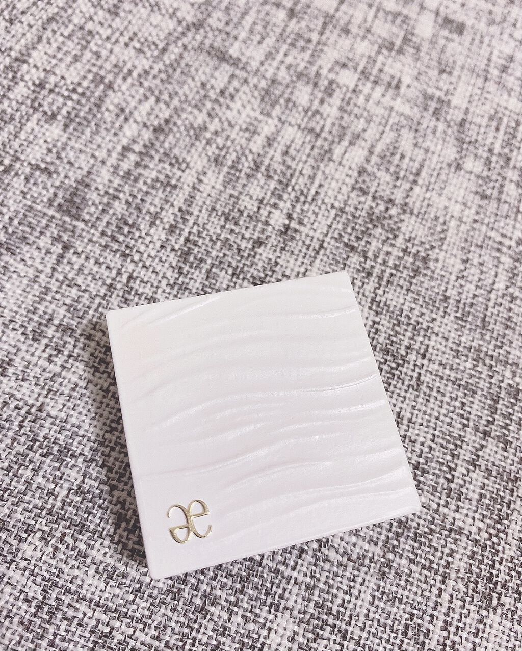 アイカラー プレイフル/エレガンス クルーズ/単色アイシャドウを使ったクチコミ（2枚目）