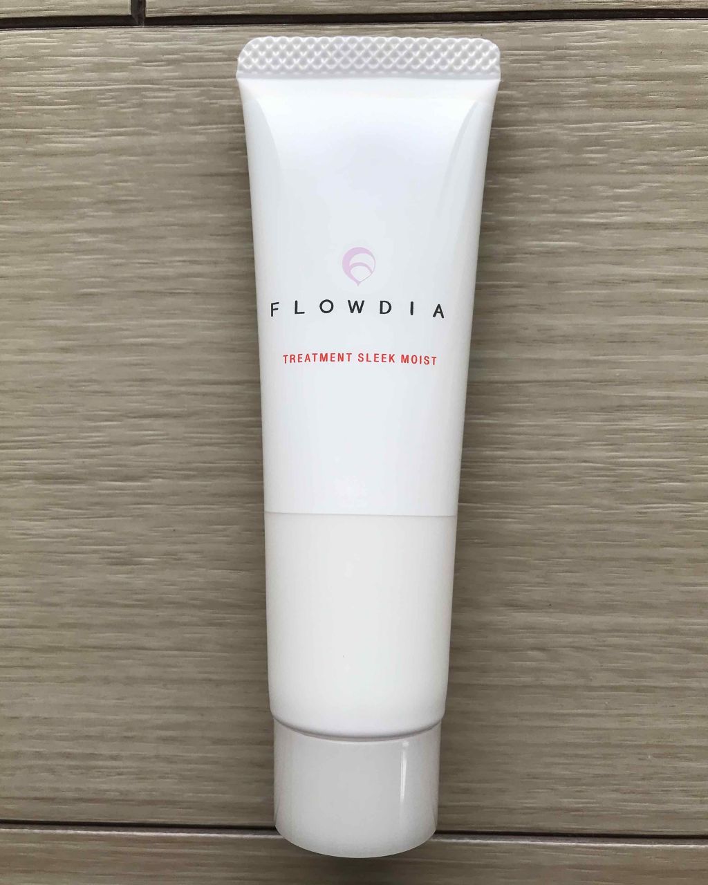 FLOWDIA トリートメントスリークモイストのクチコミ「フローディアトリートメントスリークモイスト

フローディアシリーズ

・トリートメントスプリン.....」（1枚目）