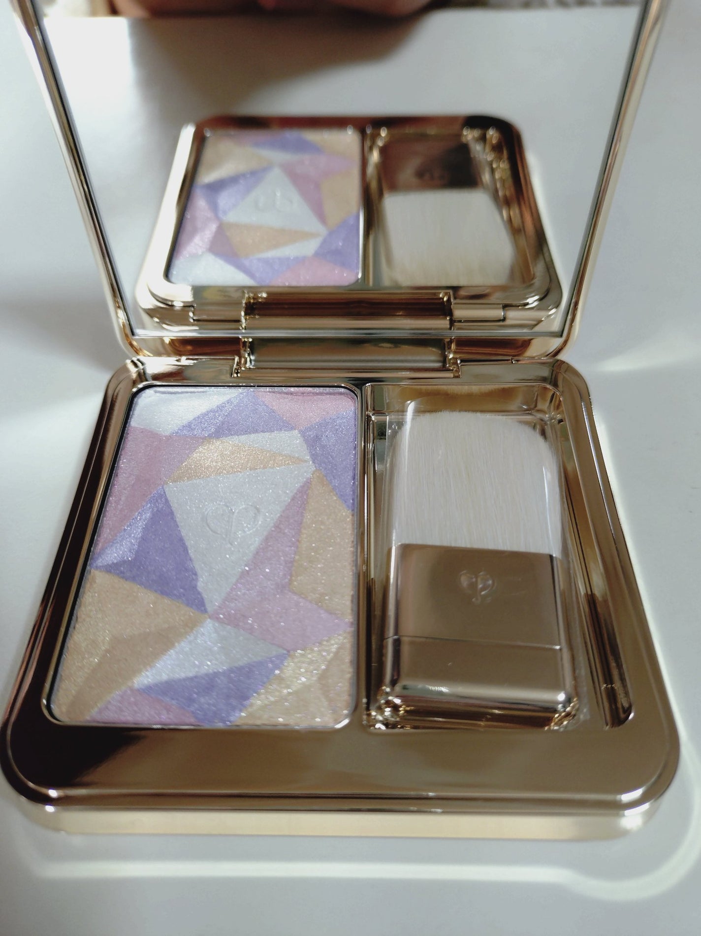 ル・レオスールデクラ /クレ・ド・ポー ボーテ/パウダーハイライトを使ったクチコミ(2枚目)