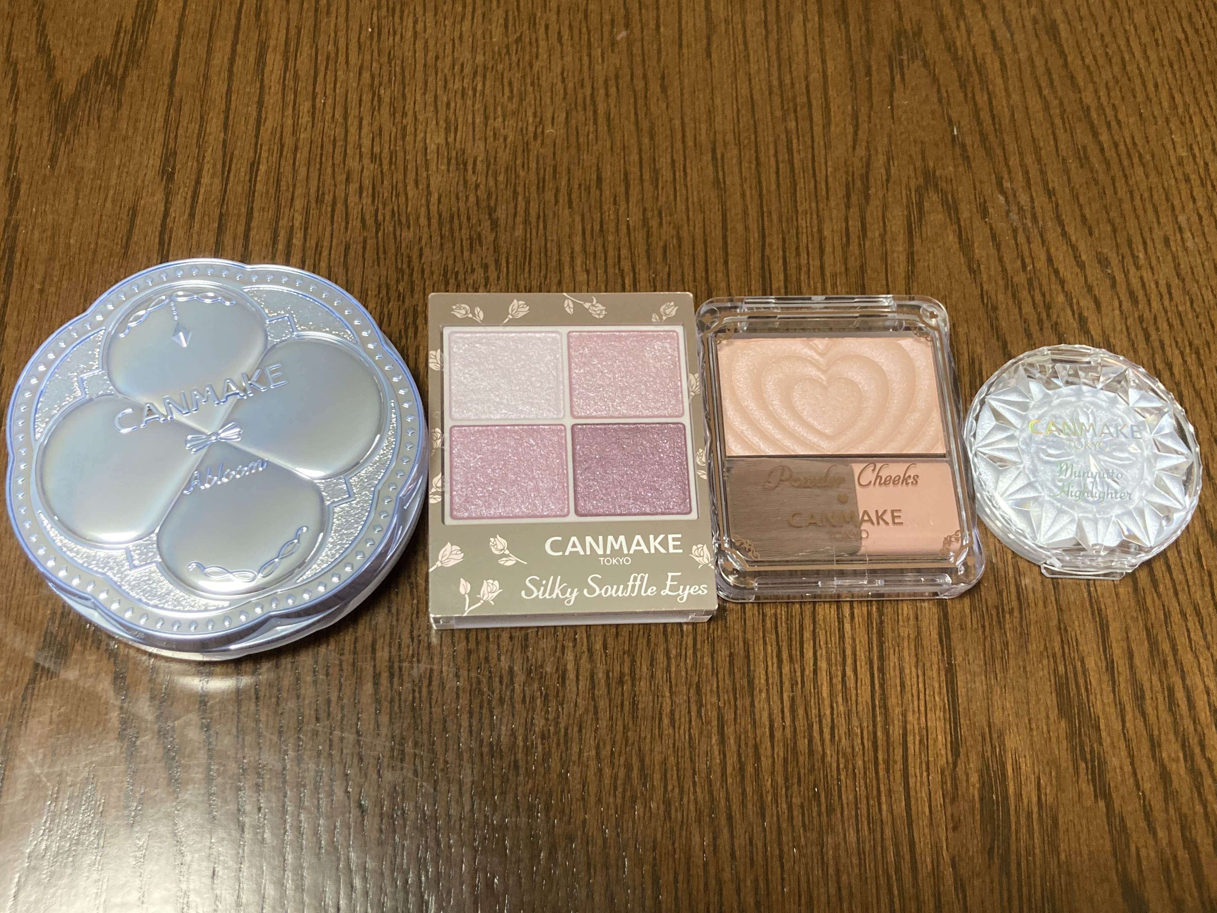 イルミネイティングフィニッシュパウダー　～Abloom～/キャンメイク/プレストパウダーを使ったクチコミ（3枚目）