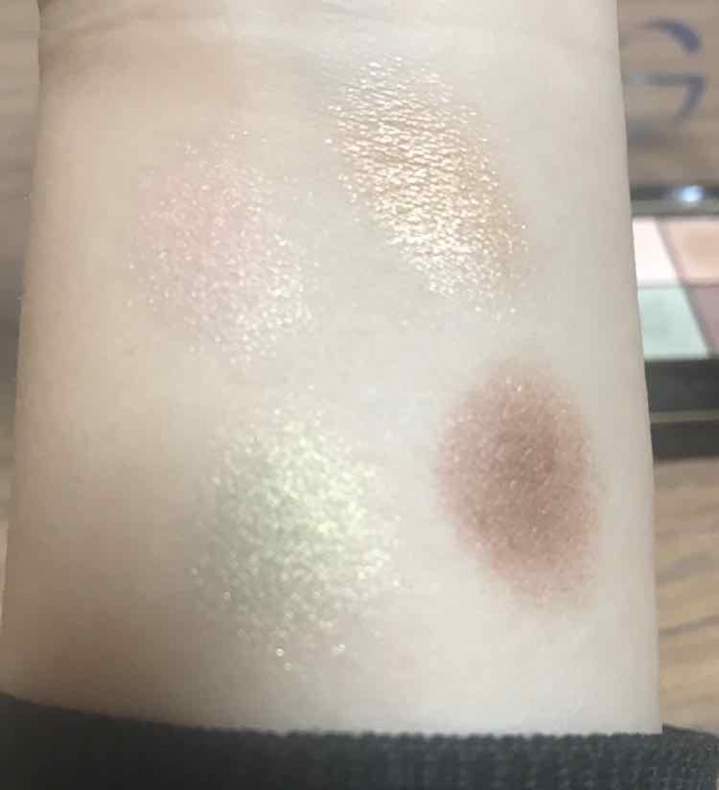 リアルクローズシャドウ/excel/アイシャドウパレットを使ったクチコミ(2枚目)