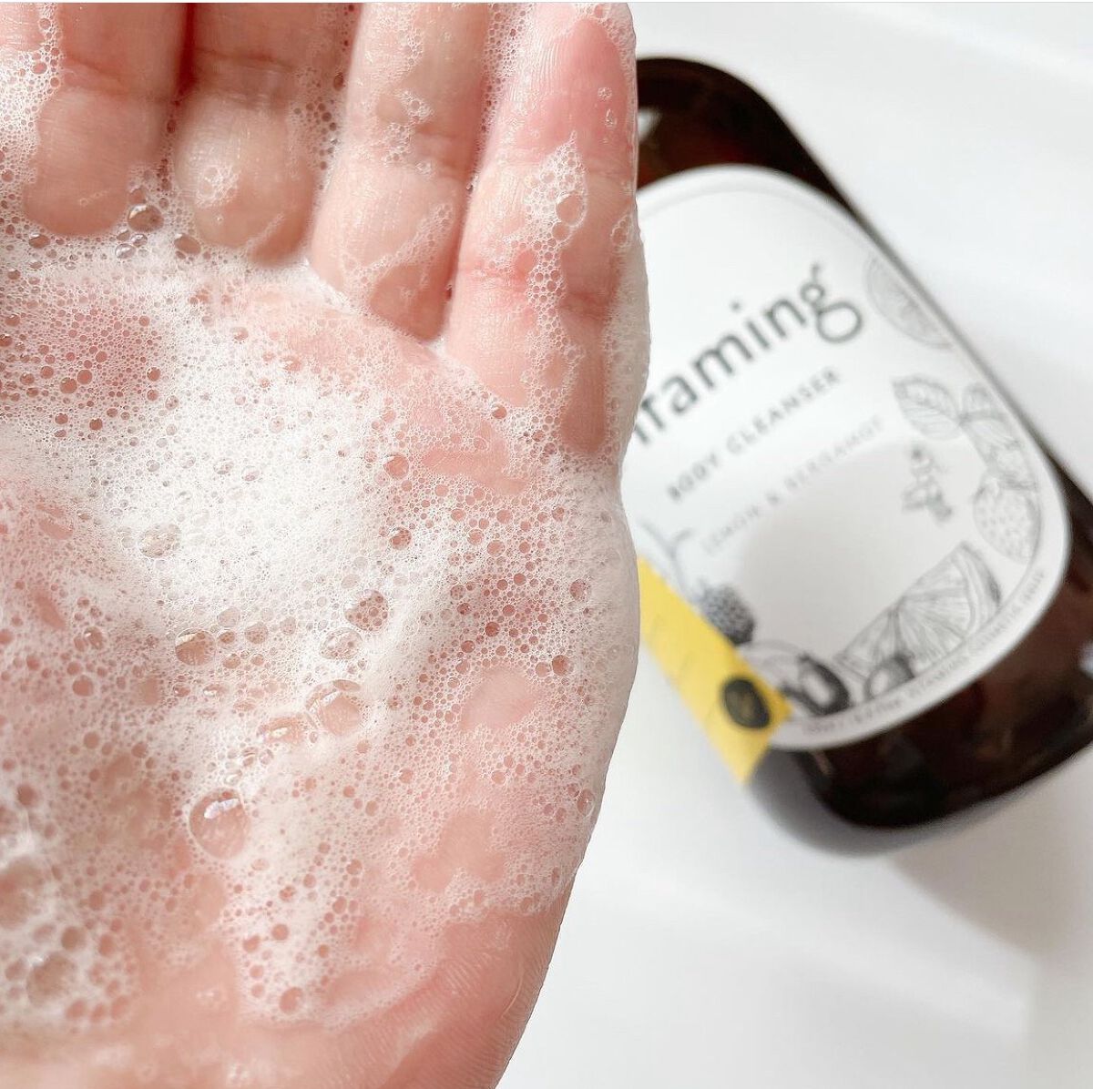 リフレッシングボディソープ(レモン&ベルガモットの香り)/Vitaming/ボディソープを使ったクチコミ(3枚目)