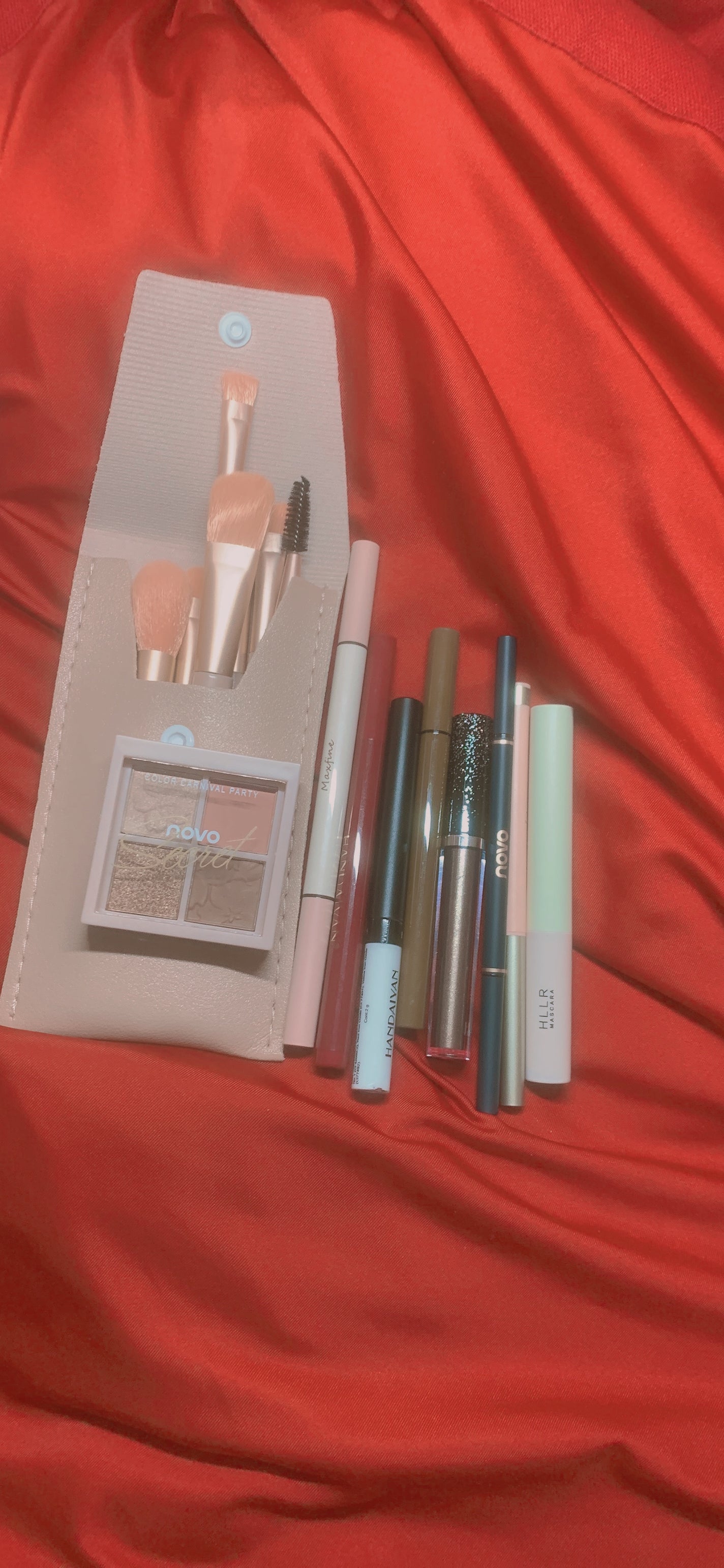 Schoenheit on LIPS 「コスメ福袋をレビュー‼️Qoo10で3799円の物が896円と..」(2枚目)