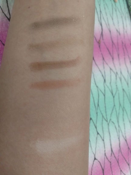 miia 6色アイシャドウ/DAISO/アイシャドウパレットを使ったクチコミ(3枚目)