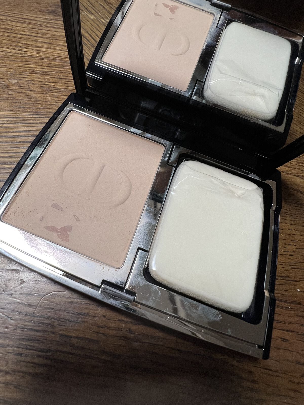 ディオールスキン フォーエヴァー コンパクト ナチュラル ベルベット/Dior/パウダーファンデーションを使ったクチコミ（1枚目）