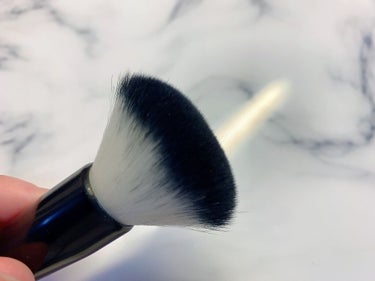 UR GLAM　CHEEK BRUSH/U R GLAM/メイクブラシを使ったクチコミ（2枚目）