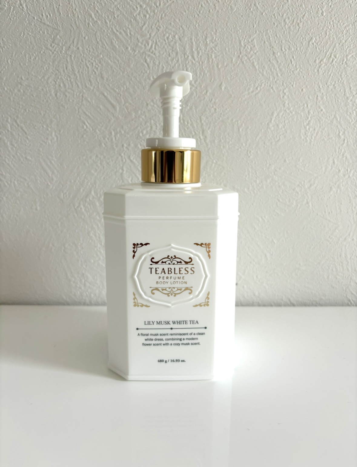 パフュームボディローション リリィムスクホワイトティー/TEABLESS/ボディローションを使ったクチコミ（2枚目）