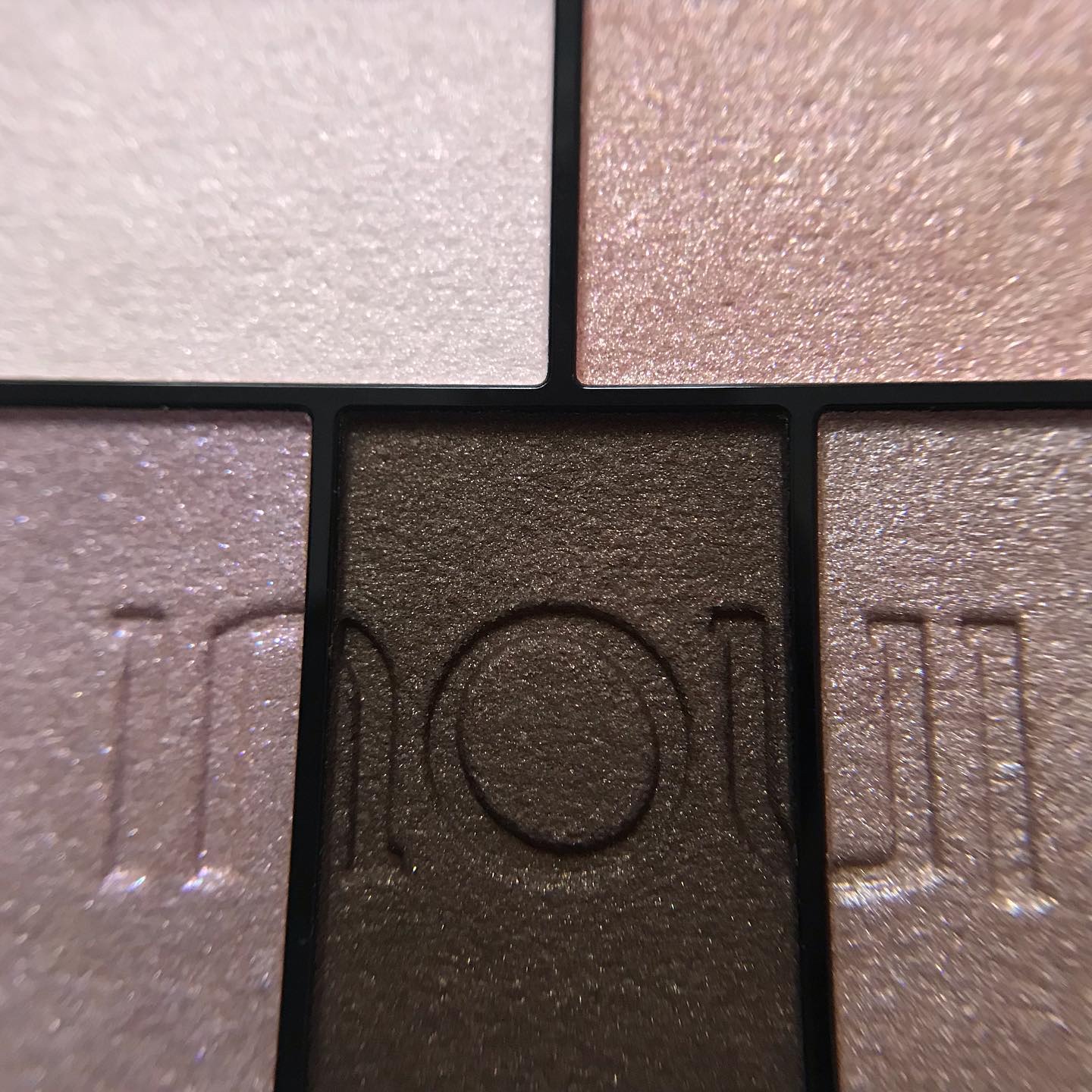 インウイ アイズ/INOUI/アイシャドウパレットを使ったクチコミ（2枚目）