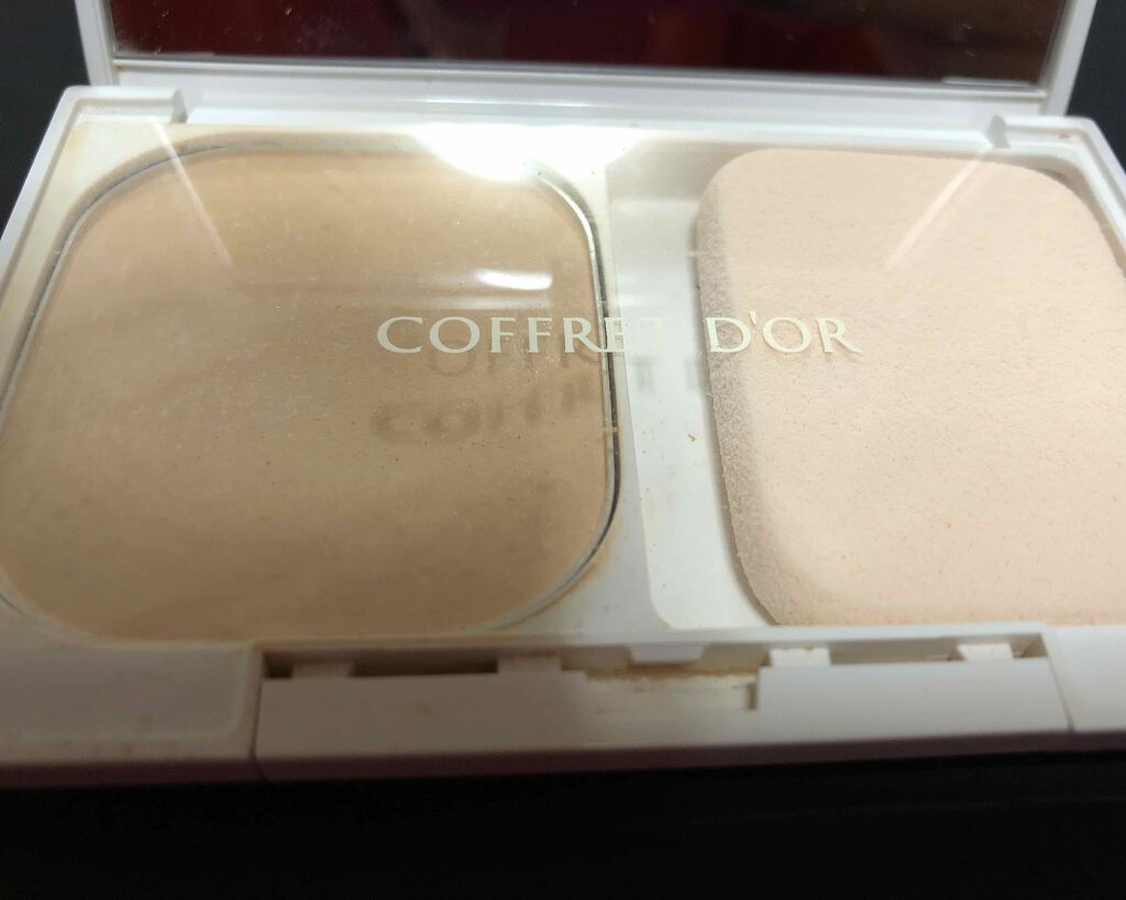 ヌーディカバー モイスチャーパクトUV/コフレドール/パウダーファンデーションを使ったクチコミ（2枚目）