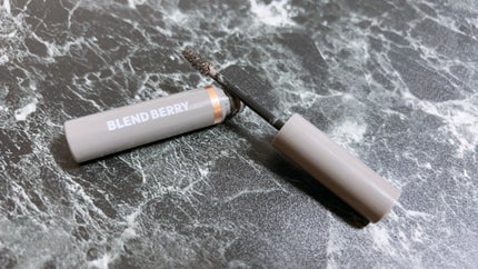 ニュアンスオン3Dアイブロウマスカラ 001 オリーブブラウン/BLEND BERRY/眉マスカラの画像