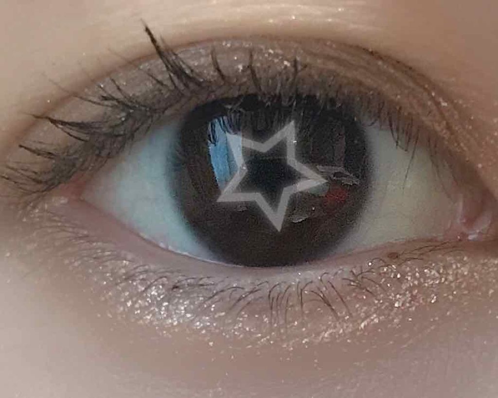 プリズム パウダーアイカラー/リンメル ロンドン/単色アイシャドウを使ったクチコミ（2枚目）