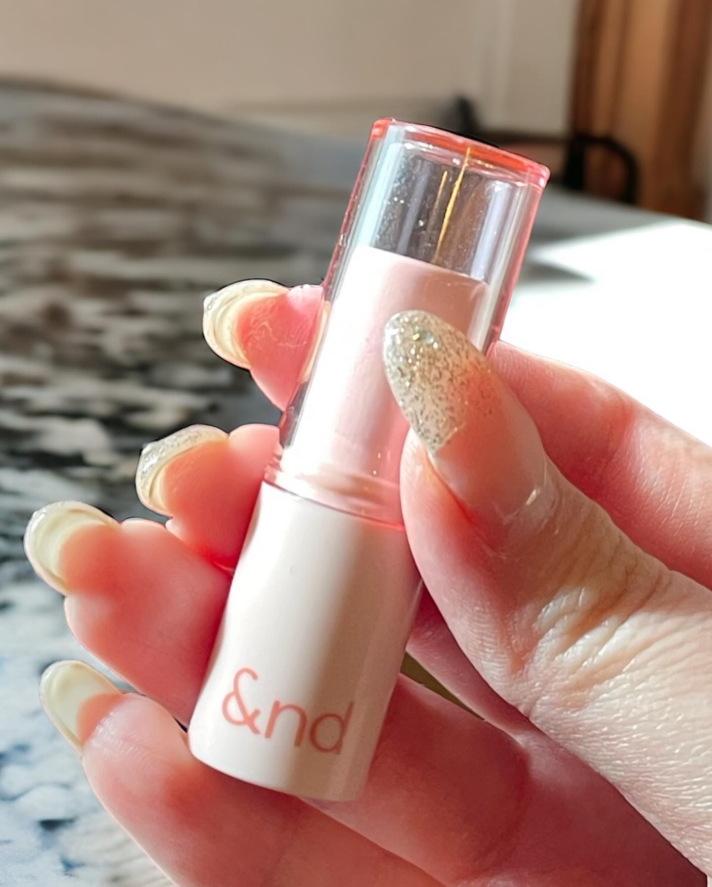 アンドバイロムアンド グラッシーバーム BE01 ナッツベージュ/&nd by rom&nd/口紅を使ったクチコミ（3枚目）