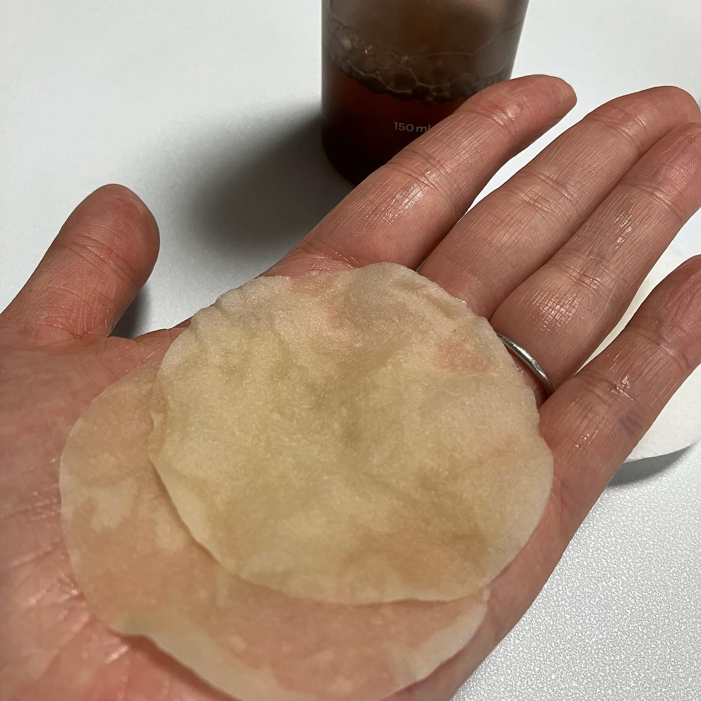 TIRTIR(ティルティル) ローズマリーワンエッセンスのクチコミ「【TIRTIRローズマリー】
.
┈┈┈┈┈┈┈┈┈┈┈┈┈┈┈┈┈┈┈┈
✎TIRTIR
ロ.....」（3枚目）