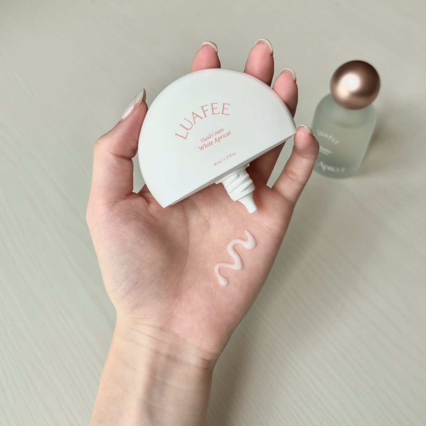 パフュームハンドクリームホワイトアプリコット/LUAFEE/ハンドクリームを使ったクチコミ（3枚目）
