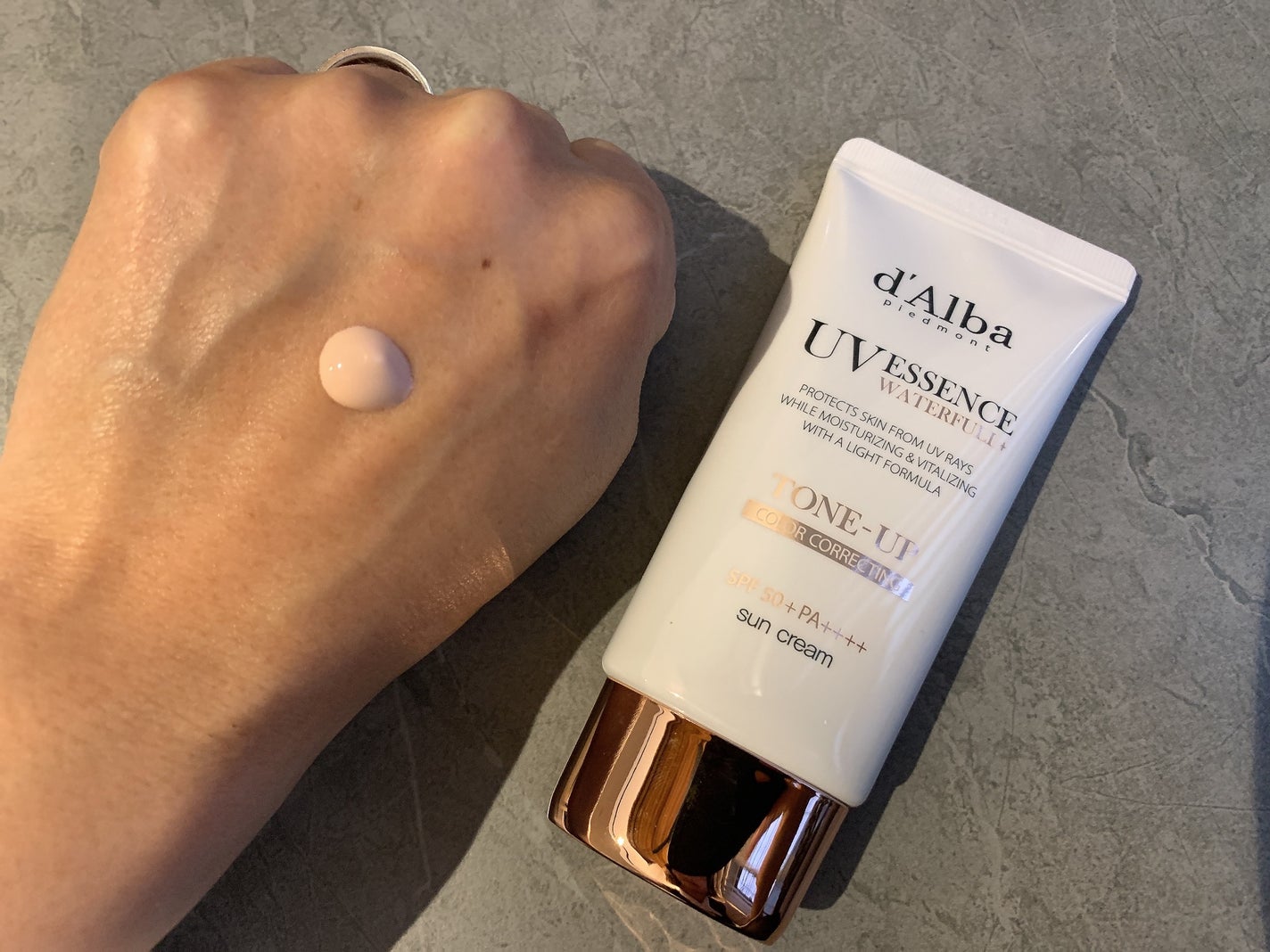 ウォータフルトーンアップサンクリーム/ダルバ/日焼け止めクリームを使ったクチコミ(2枚目)