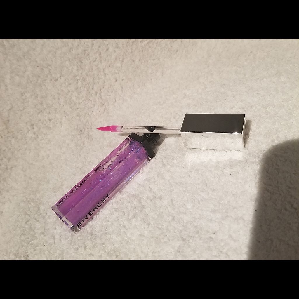 ジェリー・アンテルディ/GIVENCHY/リップグロスを使ったクチコミ（2枚目）