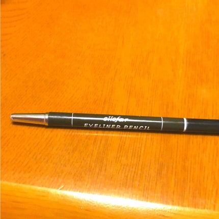 DAISO エルファー アイライナーペンシルのクチコミ「最近ダイソーのコスメも進化してきてるなーと思います✨
そのひとつがこのアイライナーペンシル。.....」(1枚目)