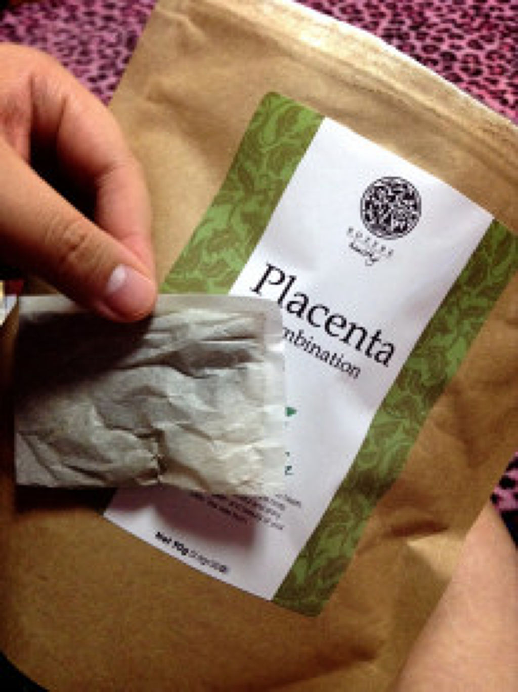 少し寒くなってきたらこれを飲んでます♪
味は濃くもなく薄くもなくとても飲みやすい味です。
デトックスティーになるので苦手な味！って言う方もいるかとおもうので星は３つ。
油物を食べすぎた日や、炭水化物が好きな方はご飯と一緒にのんでみても