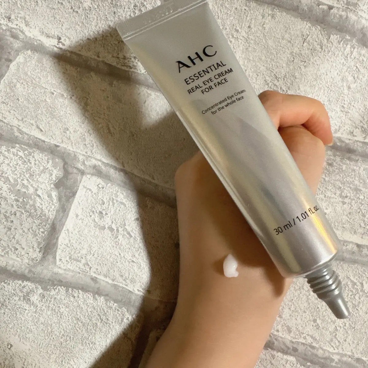 エッセンシャル リアル アイクリーム フォーフェイス/AHC/アイケア・アイクリームを使ったクチコミ(3枚目)