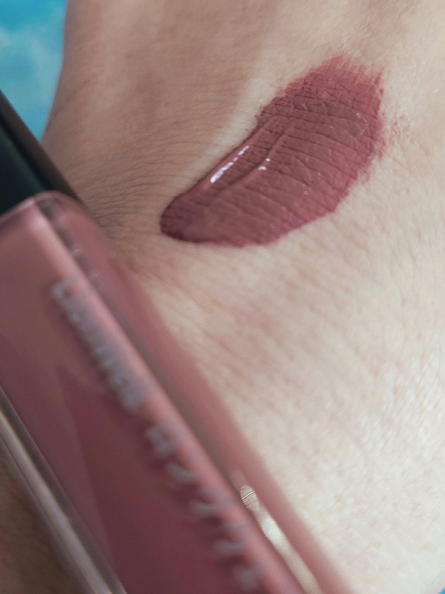 ロングウェア リップグロス/LionWell(ライオンウェル)/リップグロスを使ったクチコミ(3枚目)