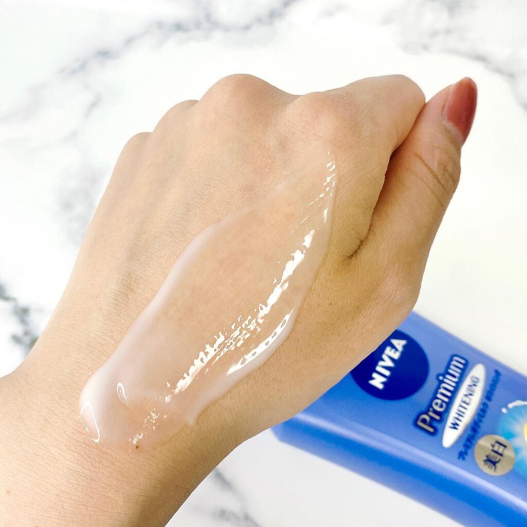 プレミアムボディミルク ホワイトニング【医薬部外品】 /ニベア/ボディミルクを使ったクチコミ(7枚目)