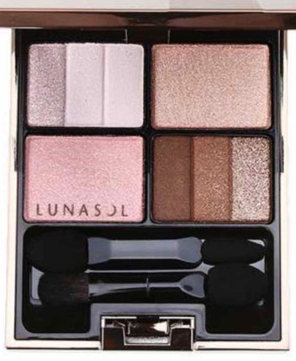 スリーディメンショナルアイズ/LUNASOL/アイシャドウパレットを使ったクチコミ(3枚目)