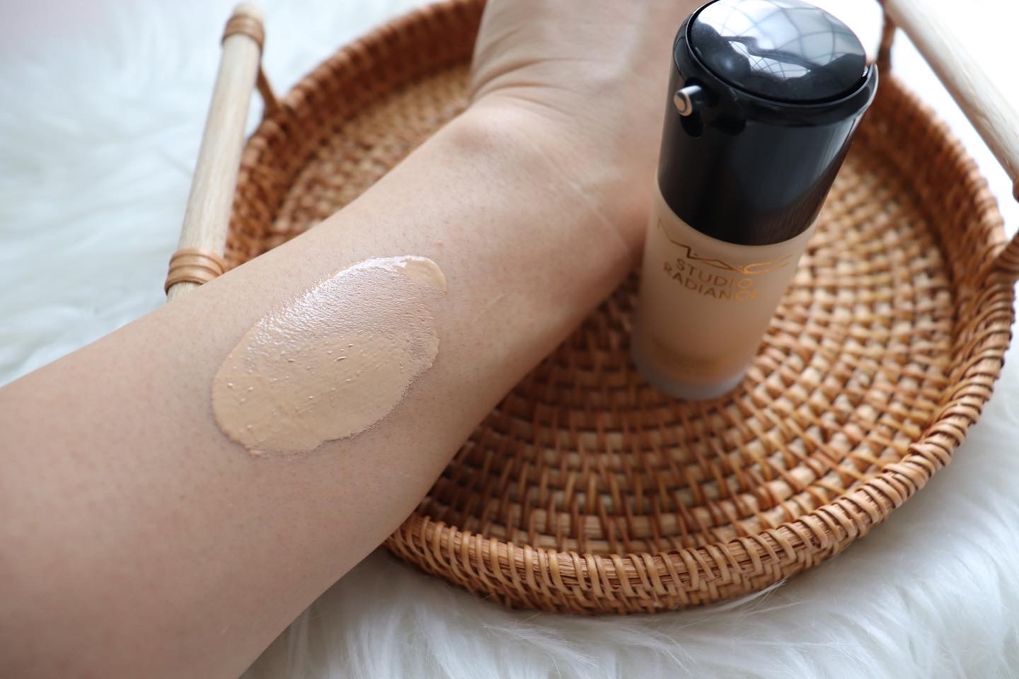 スタジオ ラディアンス セラム ファンデーション NC16/M・A・C/リキッドファンデーションを使ったクチコミ（3枚目）