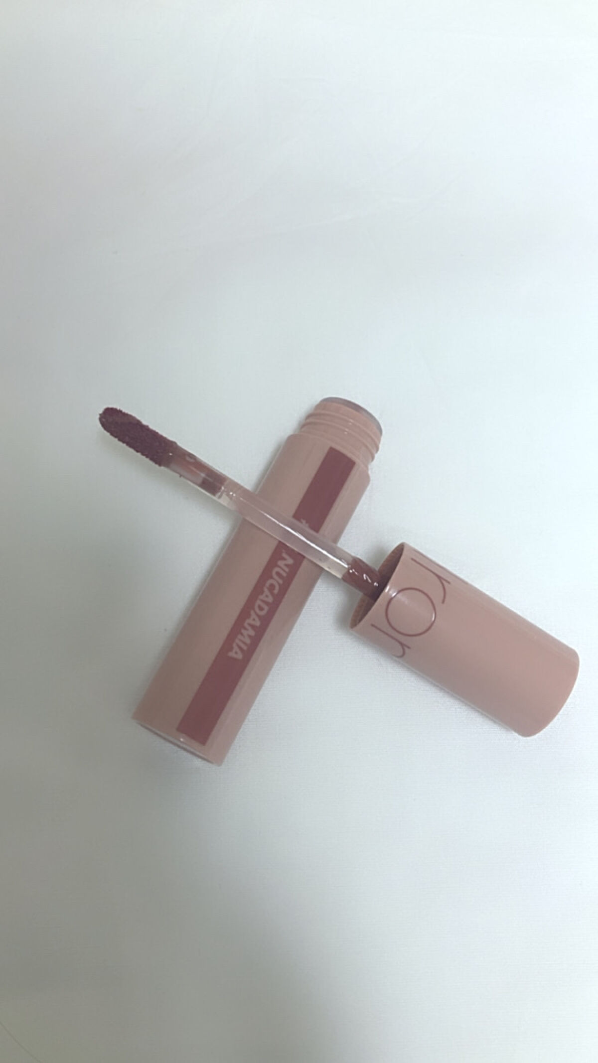 ジューシーラスティングティント/rom&nd/リップティントを使ったクチコミ（2枚目）