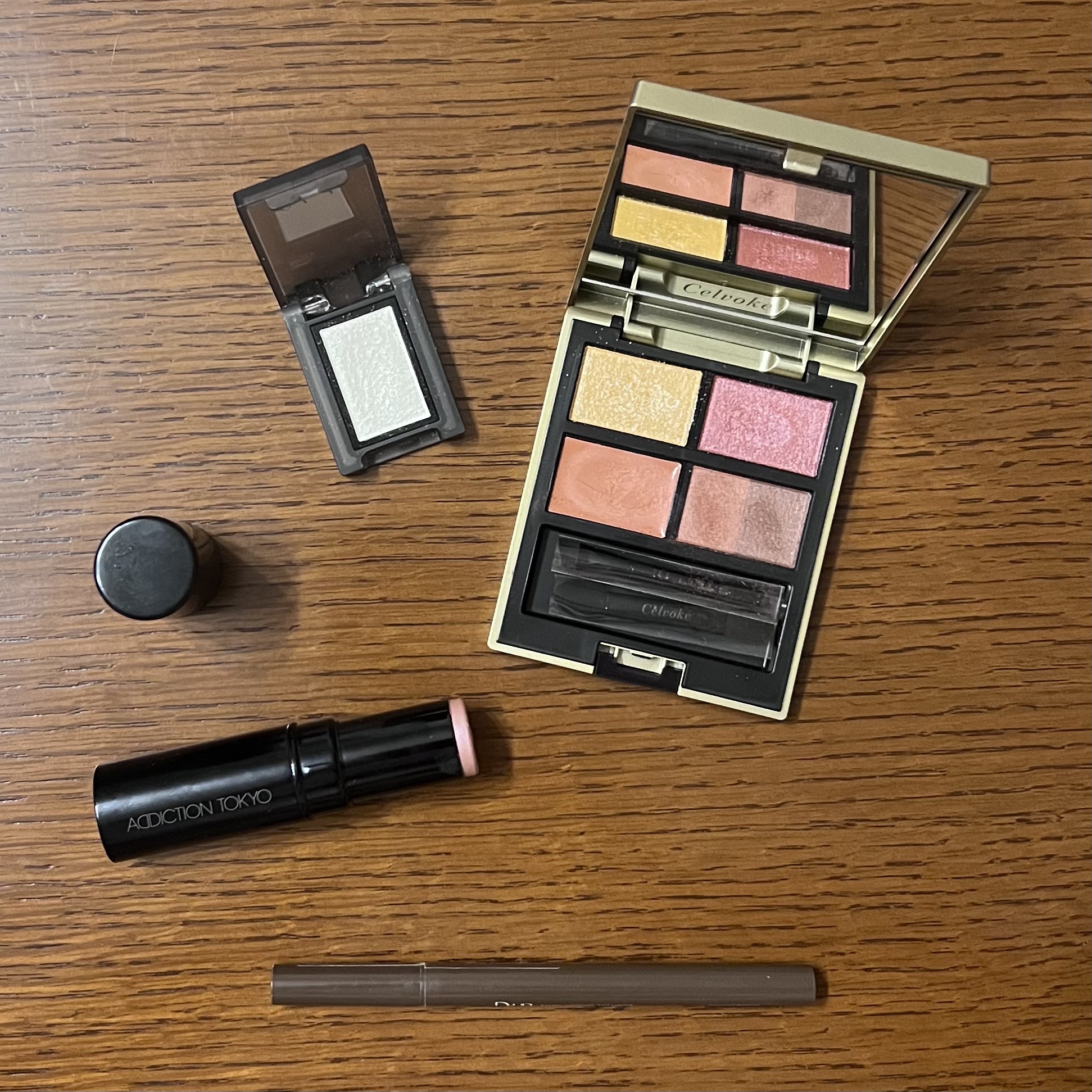 ザ グロウ スティック パールタイプ 104P Sober Rose/ADDICTION/スティックハイライトを使ったクチコミ（1枚目）