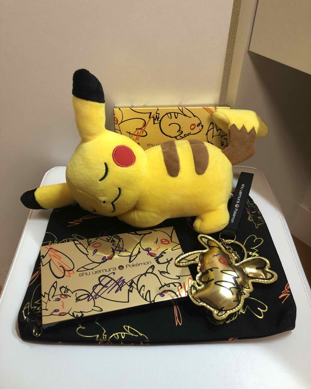 ピカシュウ アイ パレット‐サンダーショック/shu uemura/アイシャドウパレットを使ったクチコミ（2枚目）