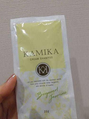 KAMIKA KAMIKA ベルガモットジャスミンの香りのクチコミ「KAMIKA のベルガモットジャスミンの香り
シャンプーとトリートメント両用のオールインワン
.....」（1枚目）
