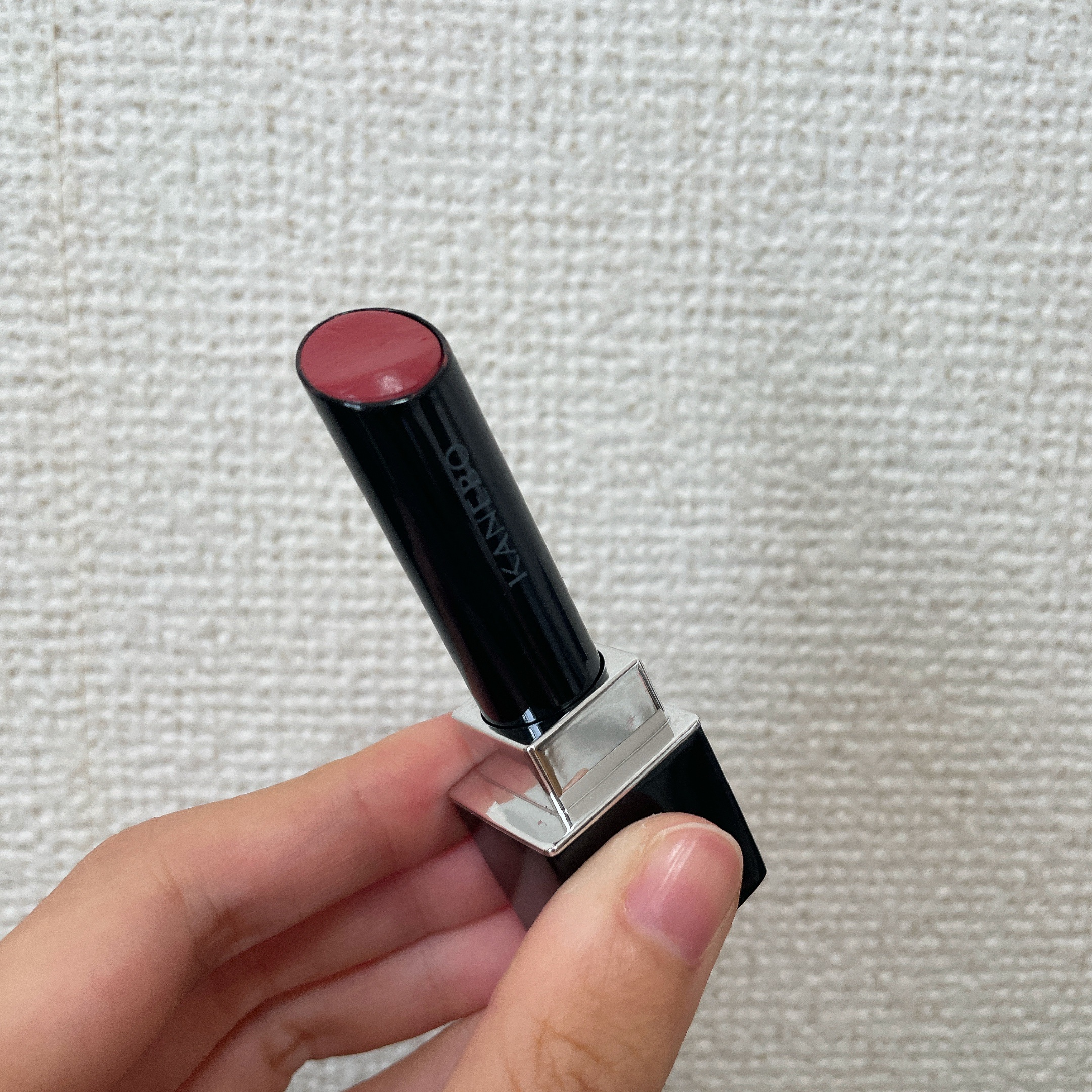 ルージュスターヴァイブラント V02 Classical Red/KANEBO/口紅を使ったクチコミ（2枚目）