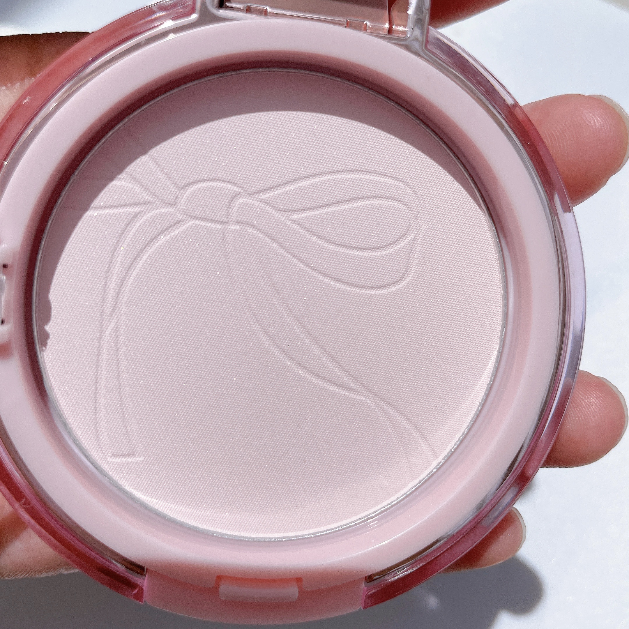 ザ・ブラーパウダーパクト 03 ラベンダー/ABOUT TONE/プレストパウダーを使ったクチコミ（1枚目）