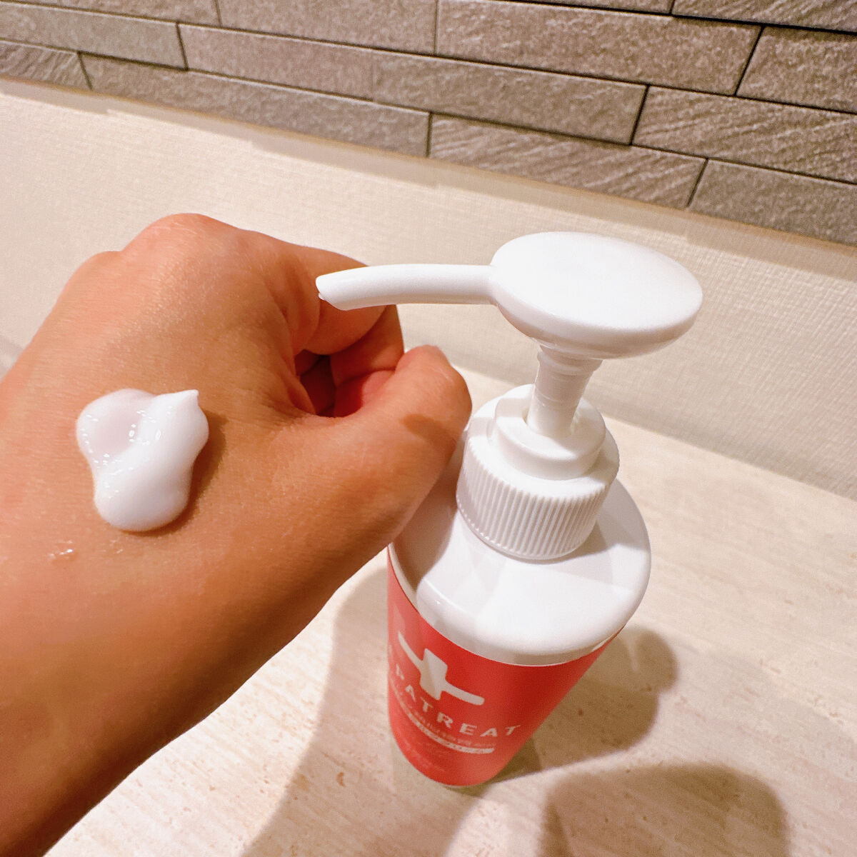 ヘパトリート 薬用保湿ミルククリーム/ゼトックスタイル/ボディクリームを使ったクチコミ（2枚目）