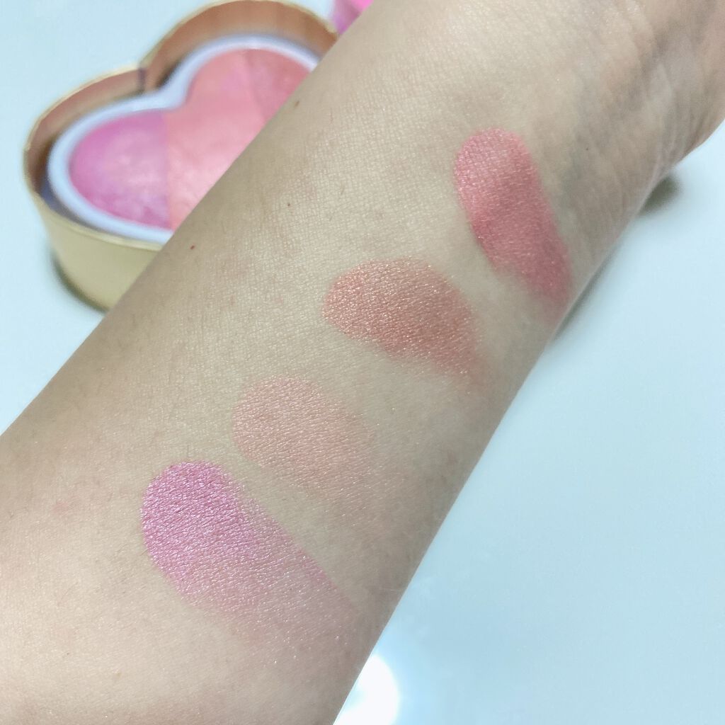 ブラッシング ハート/MAKEUP REVOLUTION/パウダーチークを使ったクチコミ(5枚目)