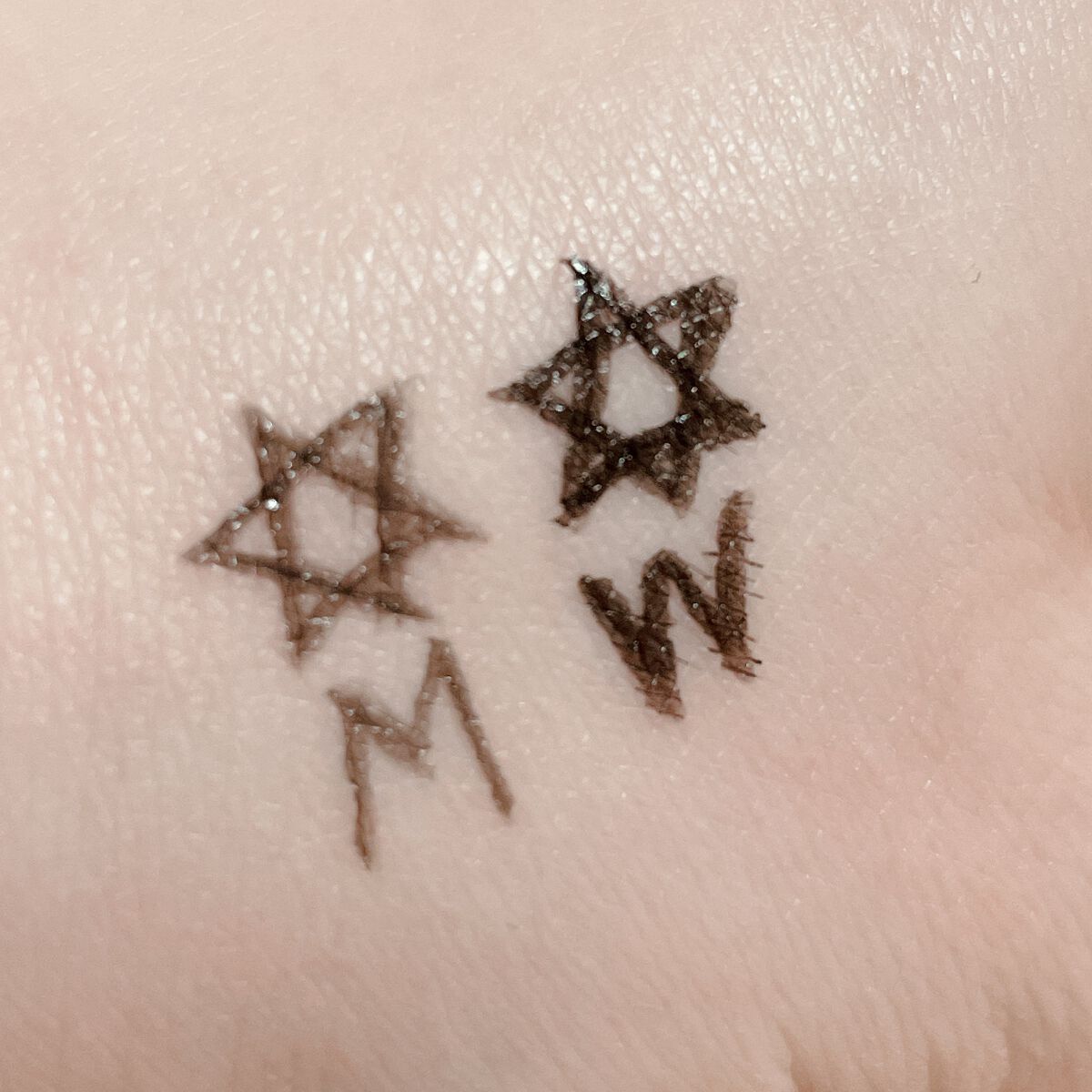 wakemake リアルアッシュブラシアイライナーのクチコミ「MAJOLICA MAJORCA
ラインエキスパンダー
GY817 夜行性✡️

WAKEMA.....」（3枚目）