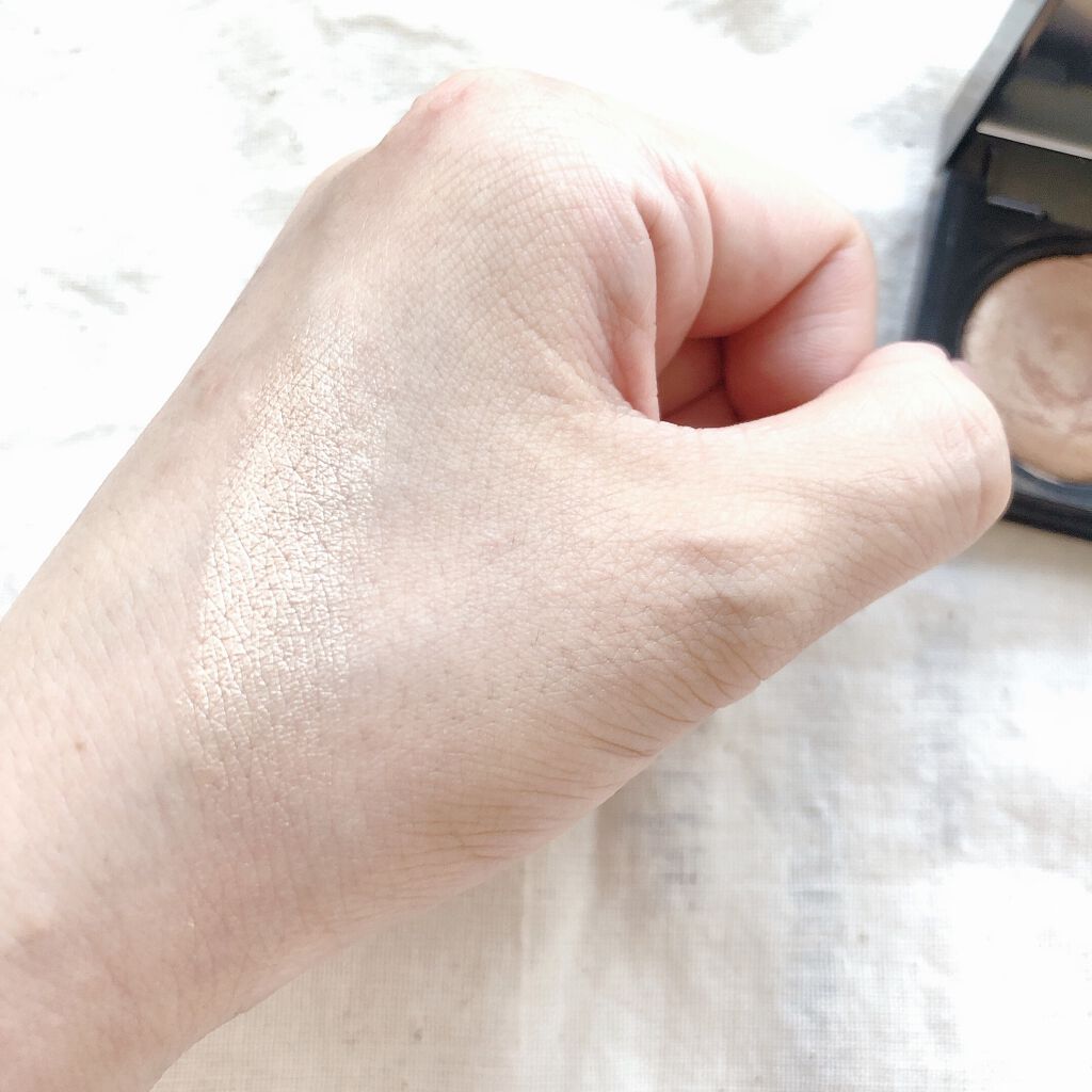 プリズム エアー シャドウ 01 TENDER LIGHT/CLIO/単色アイシャドウを使ったクチコミ（3枚目）