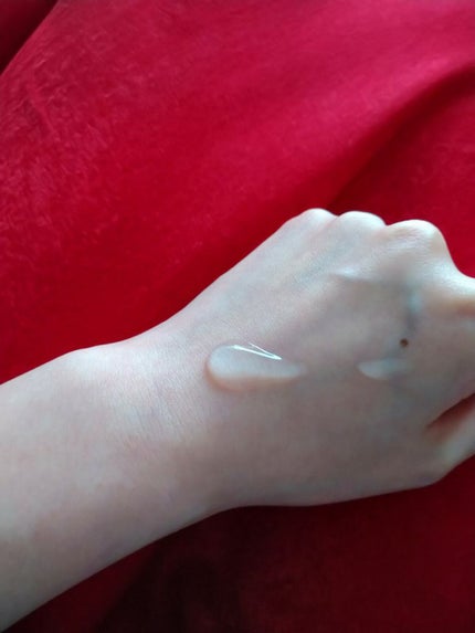 JILL STUART フレッシュハンドジェル ホワイトフローラルのクチコミ「JILL STUARTのフレッシュハンドジェルの小さいサイズ✨
持ち運びに便利なサイズで
ホワ.....」(2枚目)