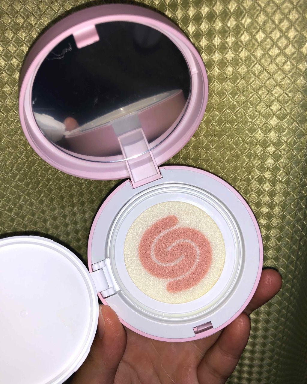 WHITE CREAMY CUSHION(ウユファンデ)/G9SKIN/化粧下地を使ったクチコミ（3枚目）