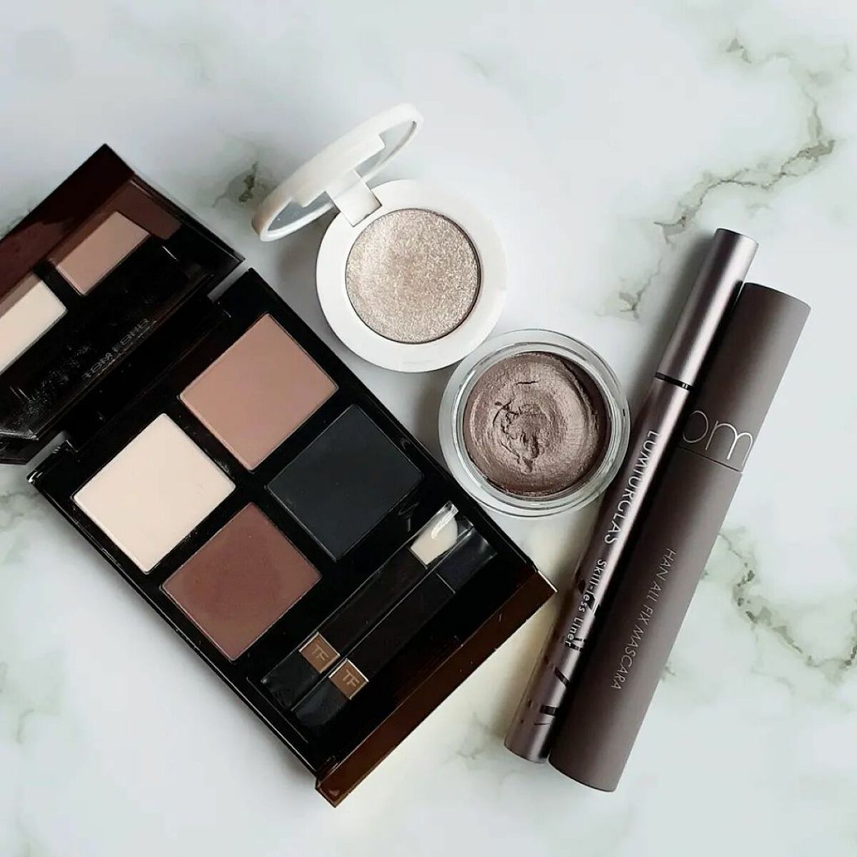 クリーム アンド パウダー アイ カラー 11 フルール ネージュ/TOM FORD BEAUTY/ジェル・クリームアイシャドウを使ったクチコミ（1枚目）